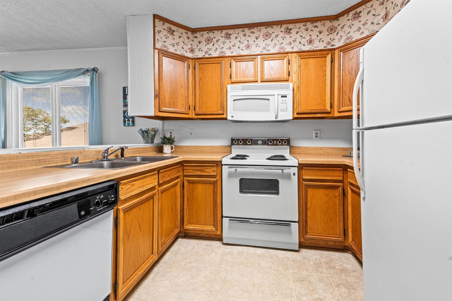 9501 Shore Dr.  Photo 11