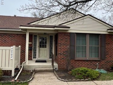 40592 Newport Drive, Plymouth Twp, MI 48170