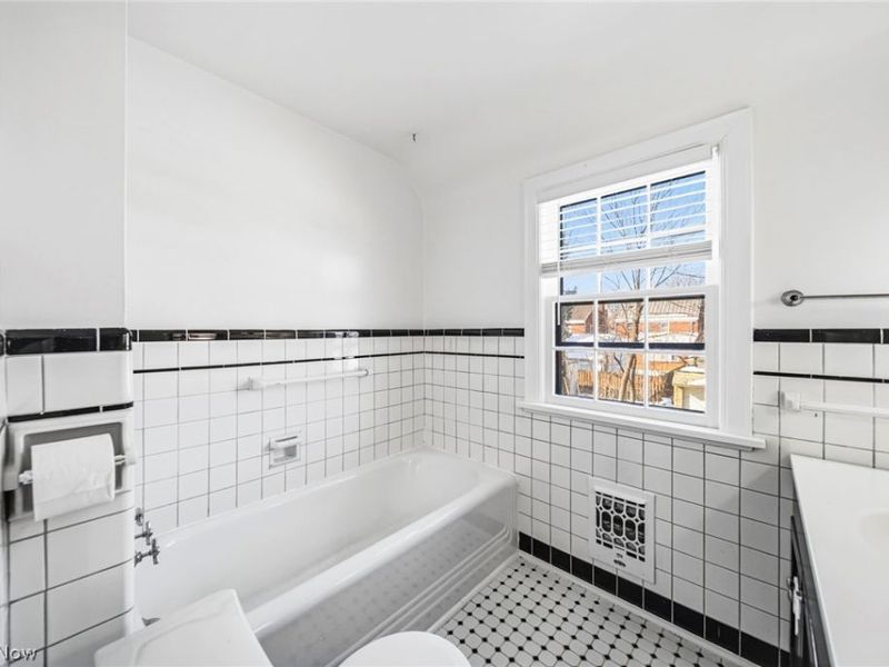 2476 Channing Road , University Heights, OH 44118 Photo 14