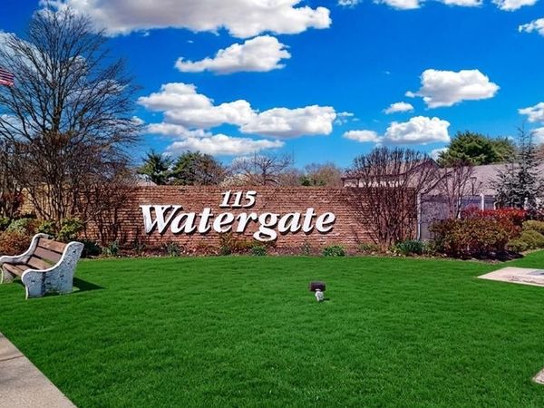 115 E KINGS HIGHWAY, Unit 325, MAPLE SHADE, NJ 08052