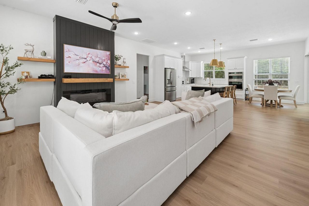 456 SW Bradenton Way, Fort White, FL 32038 Photo