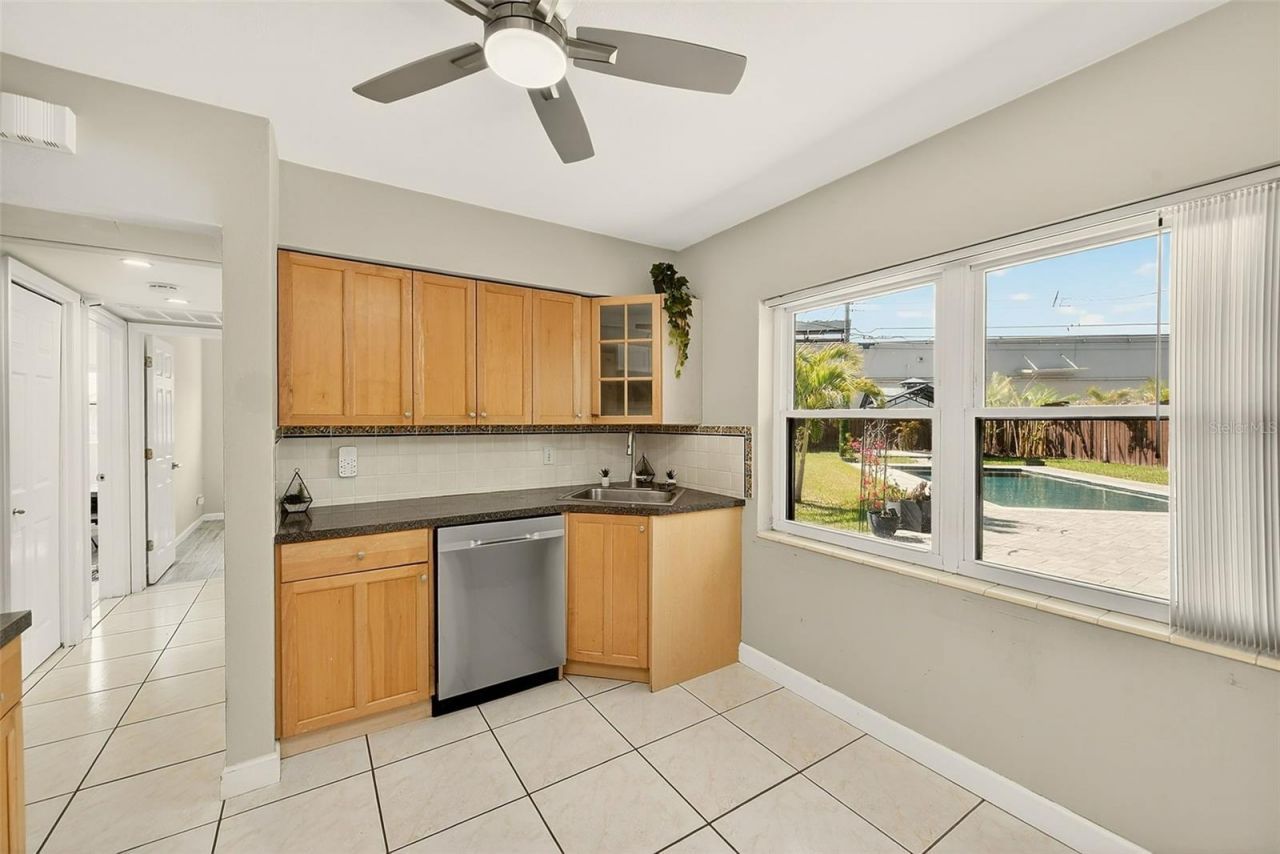 1026 Meadowlawn Drive N, Saint Petersburg, FL 33702 Photo