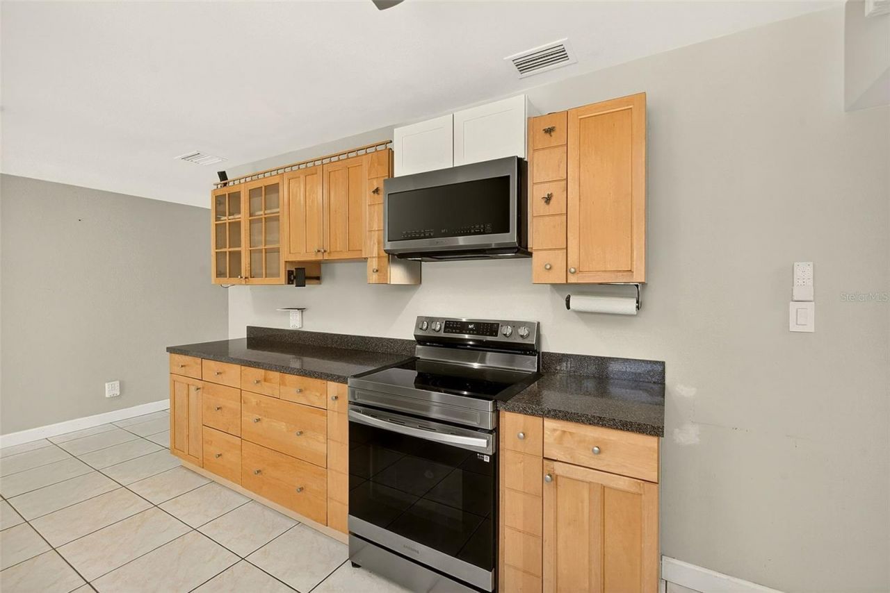 1026 Meadowlawn Drive N, Saint Petersburg, FL 33702 Photo