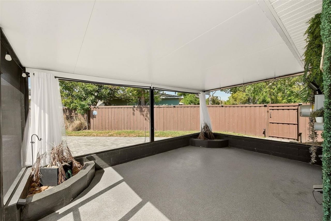 1026 Meadowlawn Drive N, Saint Petersburg, FL 33702 Photo