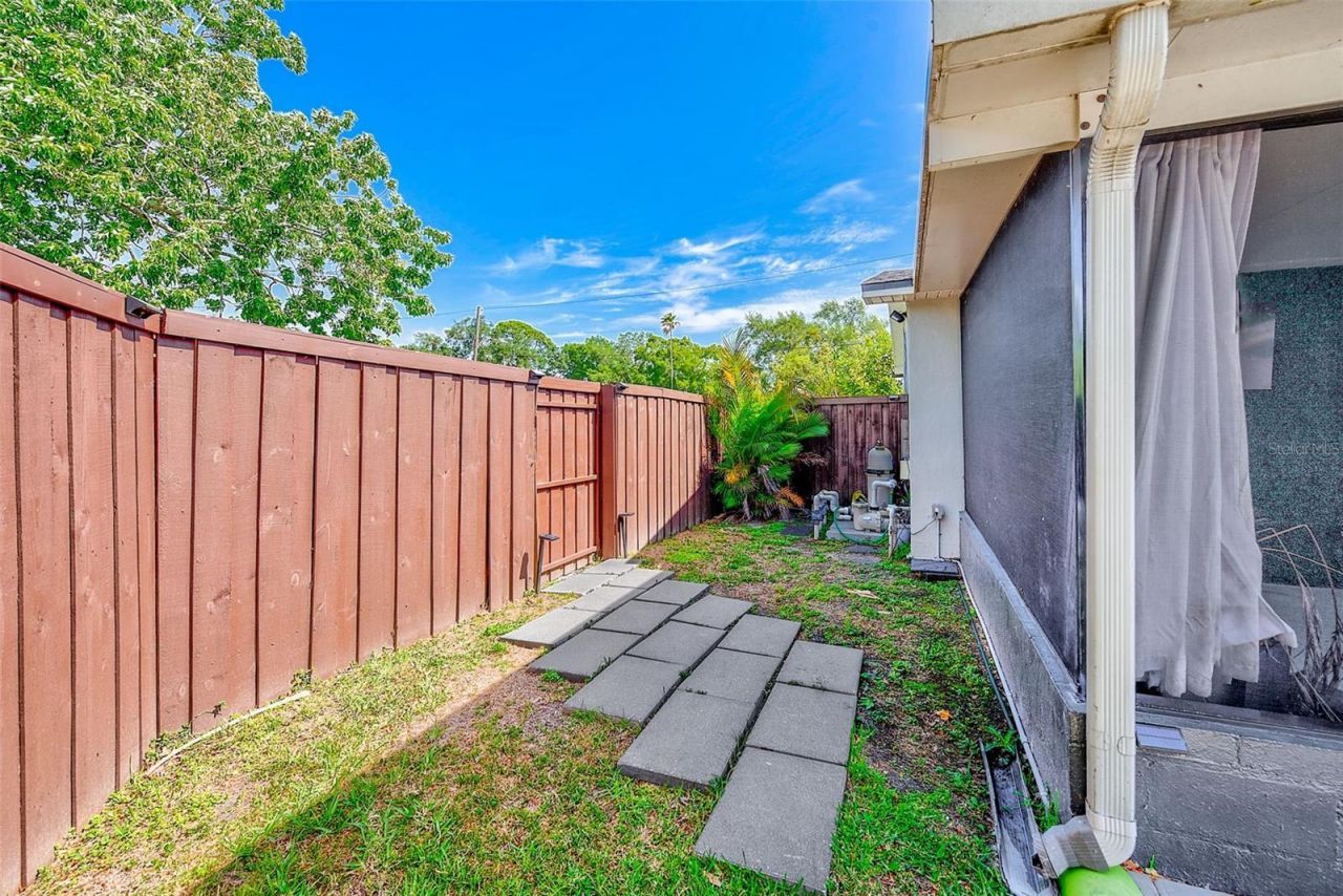 1026 Meadowlawn Drive N, Saint Petersburg, FL 33702 Photo