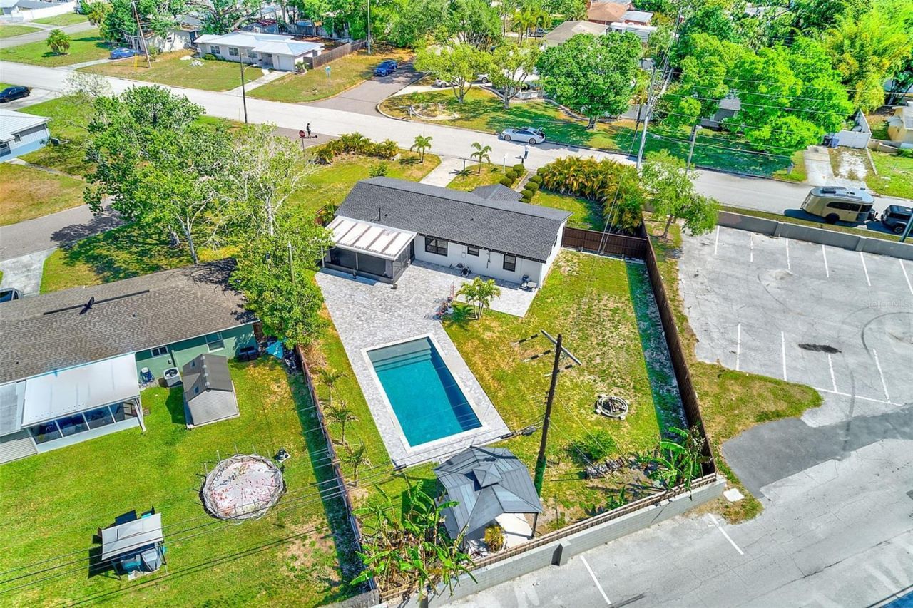 1026 Meadowlawn Drive N, Saint Petersburg, FL 33702 Photo