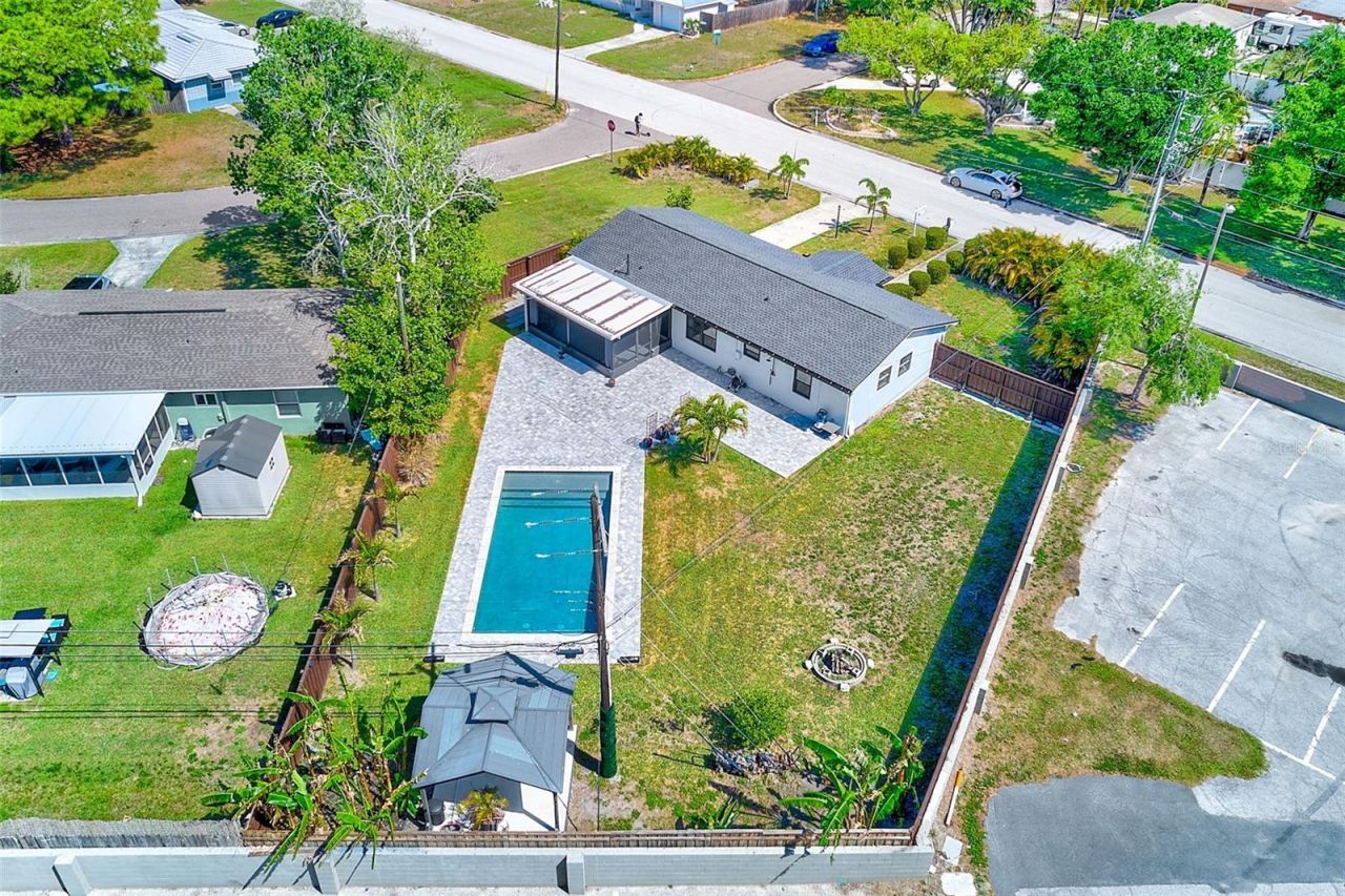 1026 Meadowlawn Drive N, Saint Petersburg, FL 33702 Photo