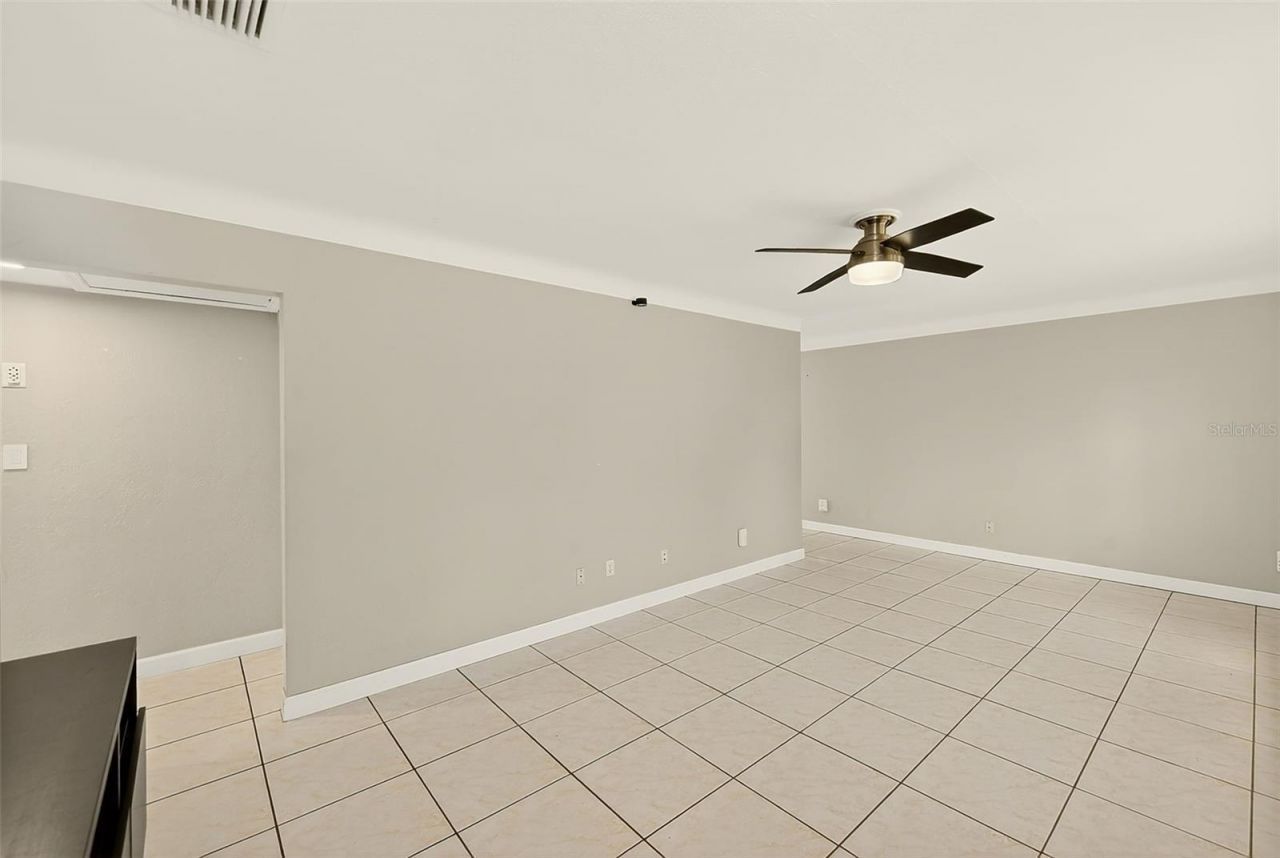 1026 Meadowlawn Drive N, Saint Petersburg, FL 33702 Photo