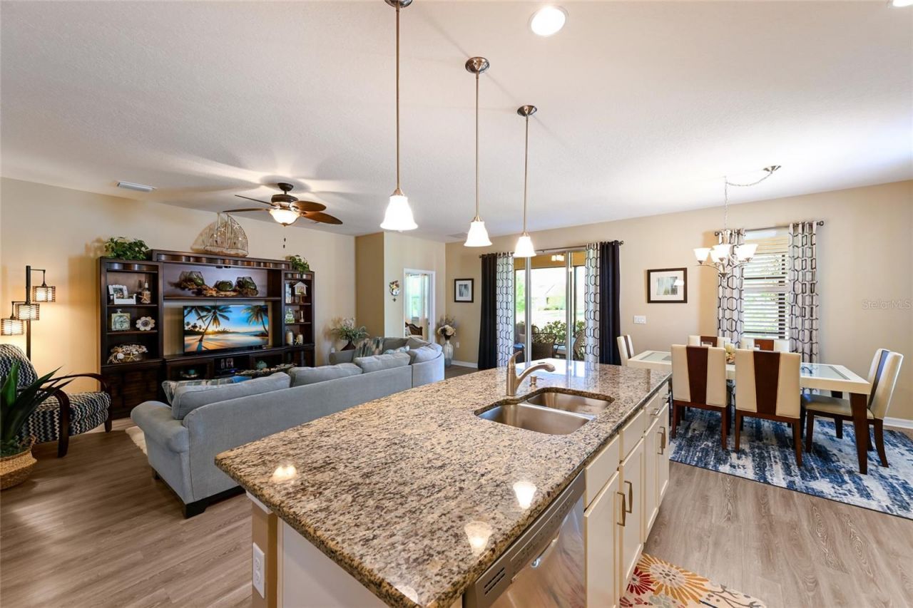 2937 Esmeralda Drive, Sarasota, FL 34243 Photo