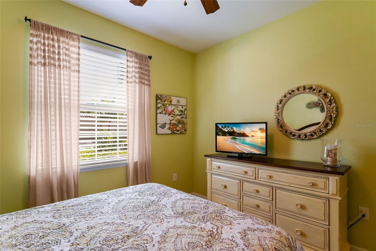 2937 Esmeralda Drive, Sarasota, FL 34243 Photo
