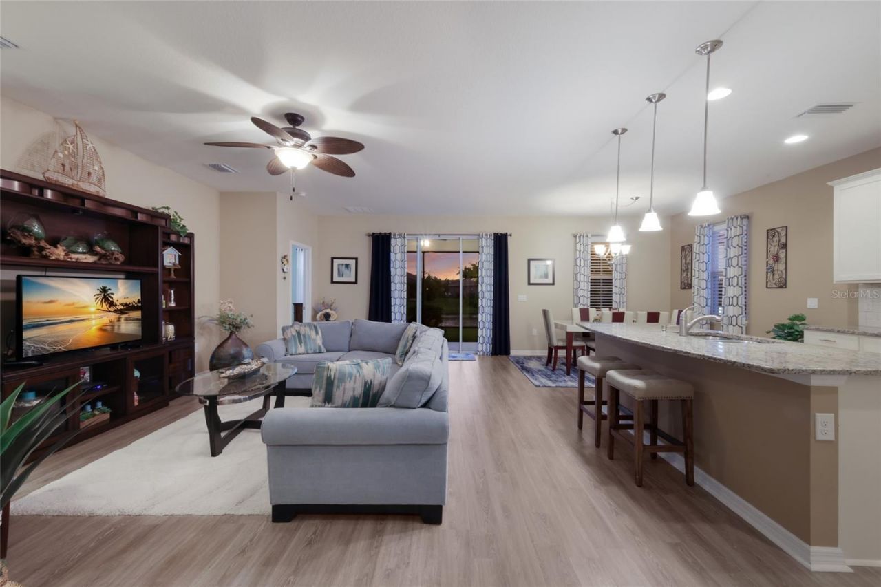 2937 Esmeralda Drive, Sarasota, FL 34243 Photo