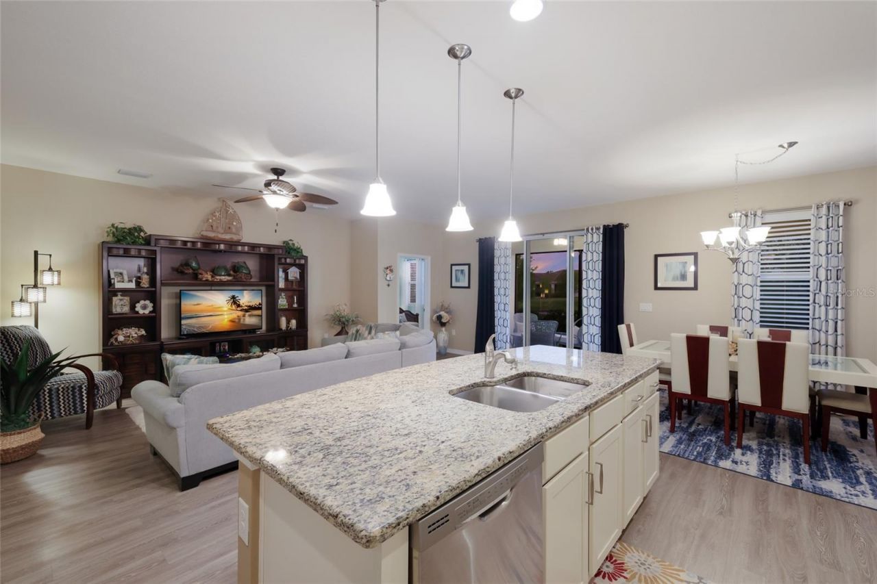 2937 Esmeralda Drive, Sarasota, FL 34243 Photo