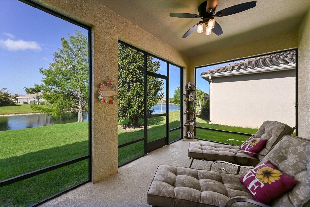 2937 Esmeralda Drive, Sarasota, FL 34243 Photo