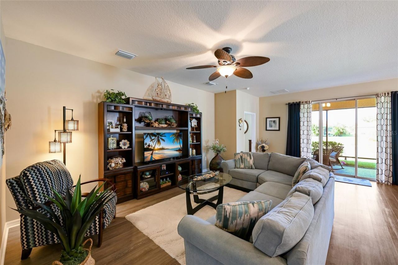2937 Esmeralda Drive, Sarasota, FL 34243 Photo