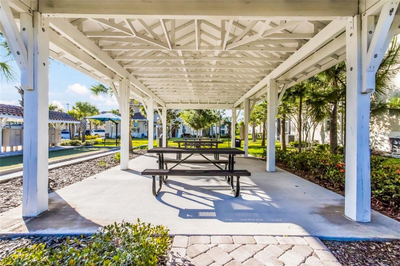 2937 Esmeralda Drive, Sarasota, FL 34243 Photo