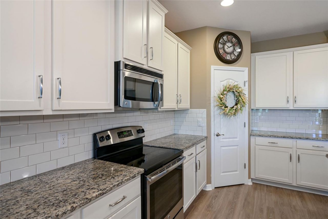 2937 Esmeralda Drive, Sarasota, FL 34243 Photo