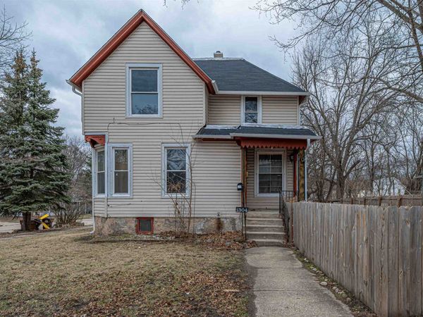 1304 Benton Street, ROCKFORD, IL 61107