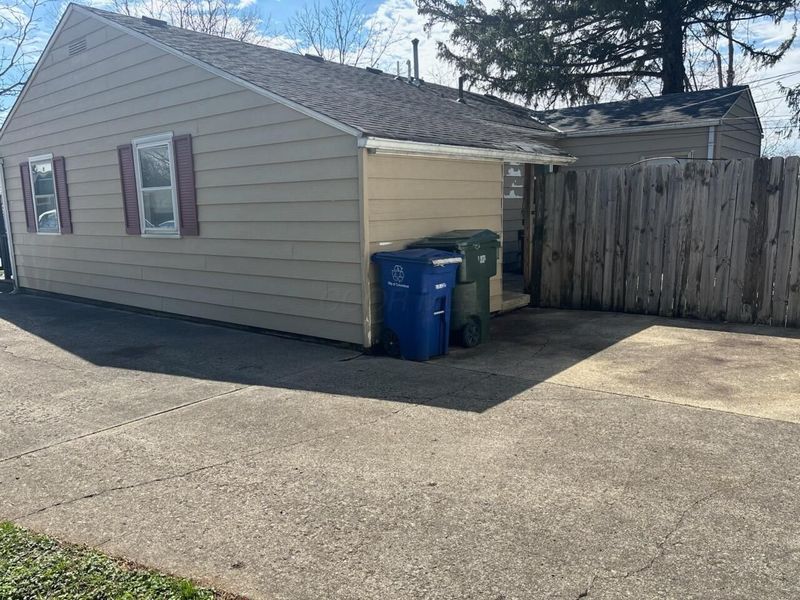 4562 Grimsby Road , Columbus, OH 43227 Photo 4