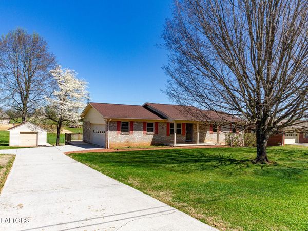 508 Greencrest Drive, Maryville, TN 37803