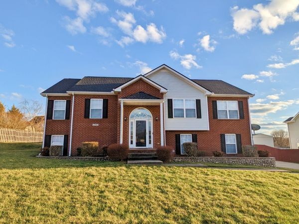 2780 Cascade Dr , Clarksville, TN 37042