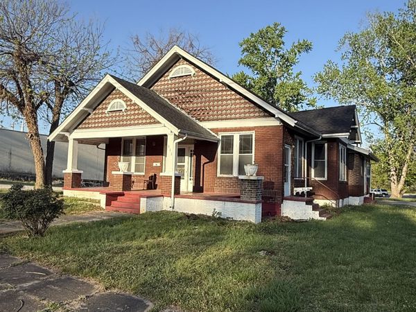 111 College St , McMinnville, TN 37110