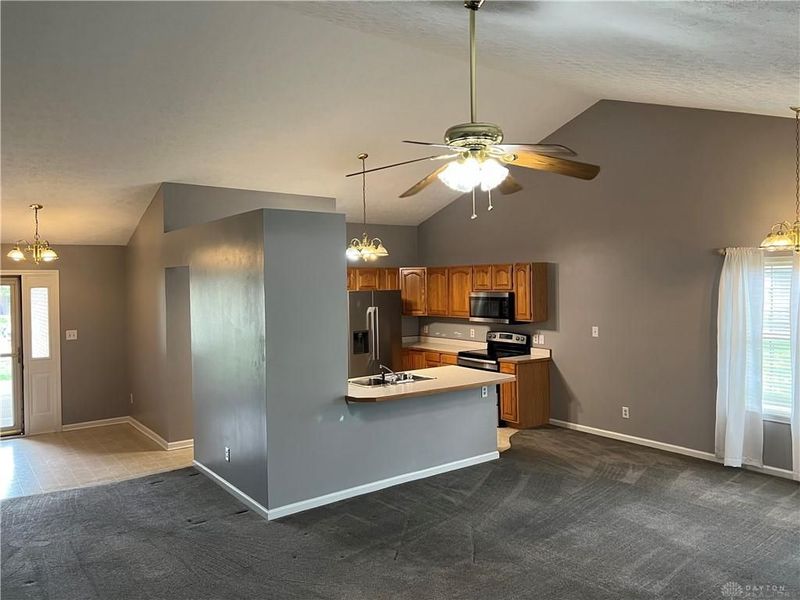 102 Burgundy Drive, Englewood, OH 45322 Photo 12