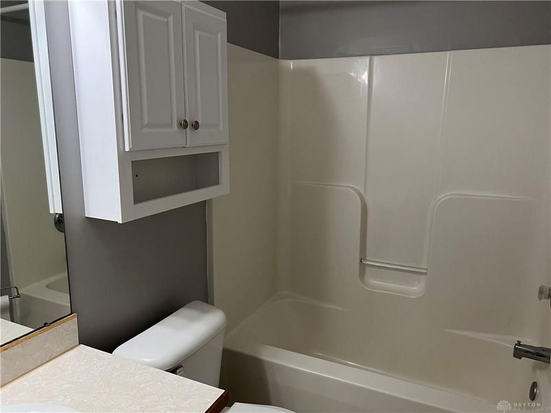 102 Burgundy Drive, Englewood, OH 45322 Photo 2