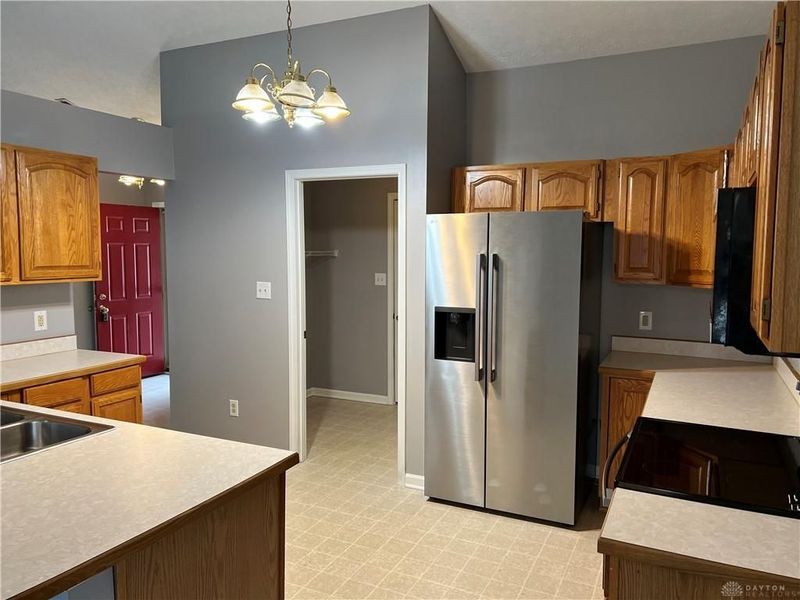 102 Burgundy Drive, Englewood, OH 45322 Photo 4