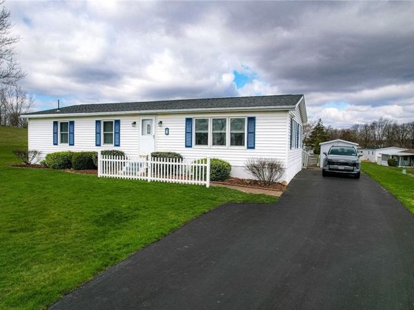 8 Hilltop Drive, Bergen, NY 14416