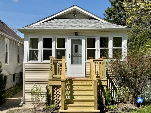 1580 Florence Avenue, Evanston, IL 60201