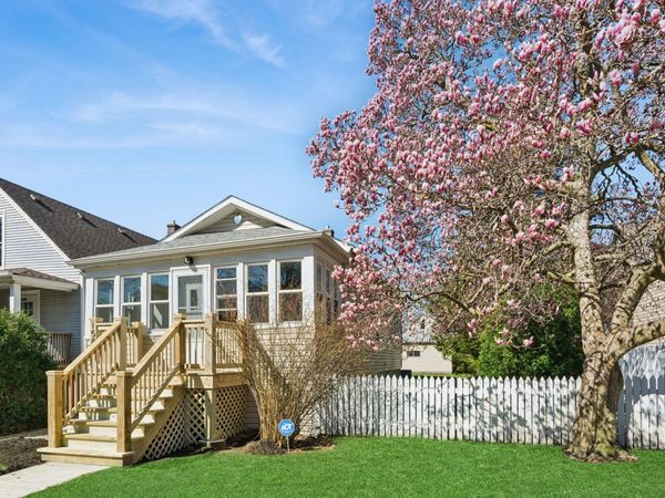 1580 Florence Avenue , Evanston, IL 60201