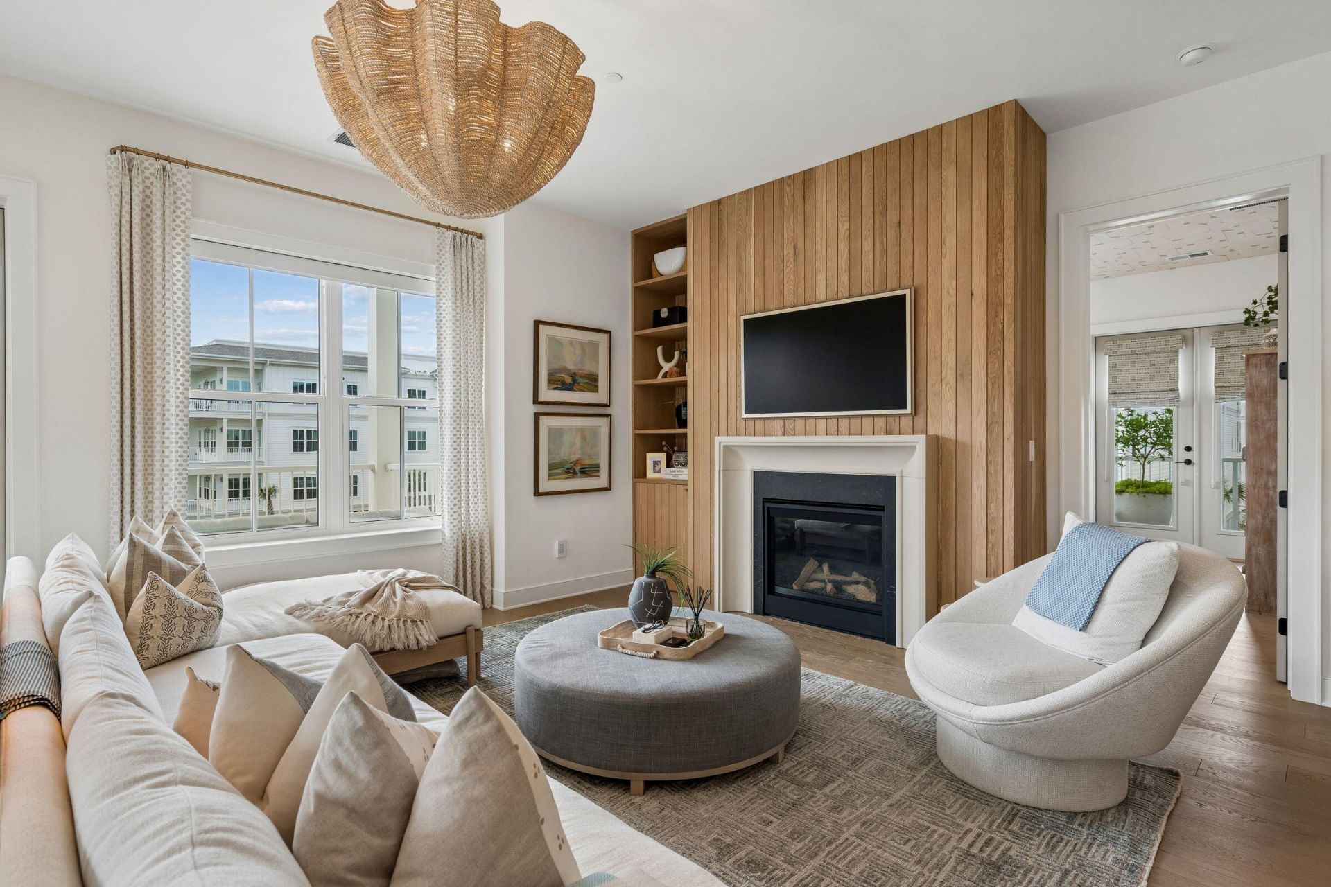 345 Longshore Street Photo 15