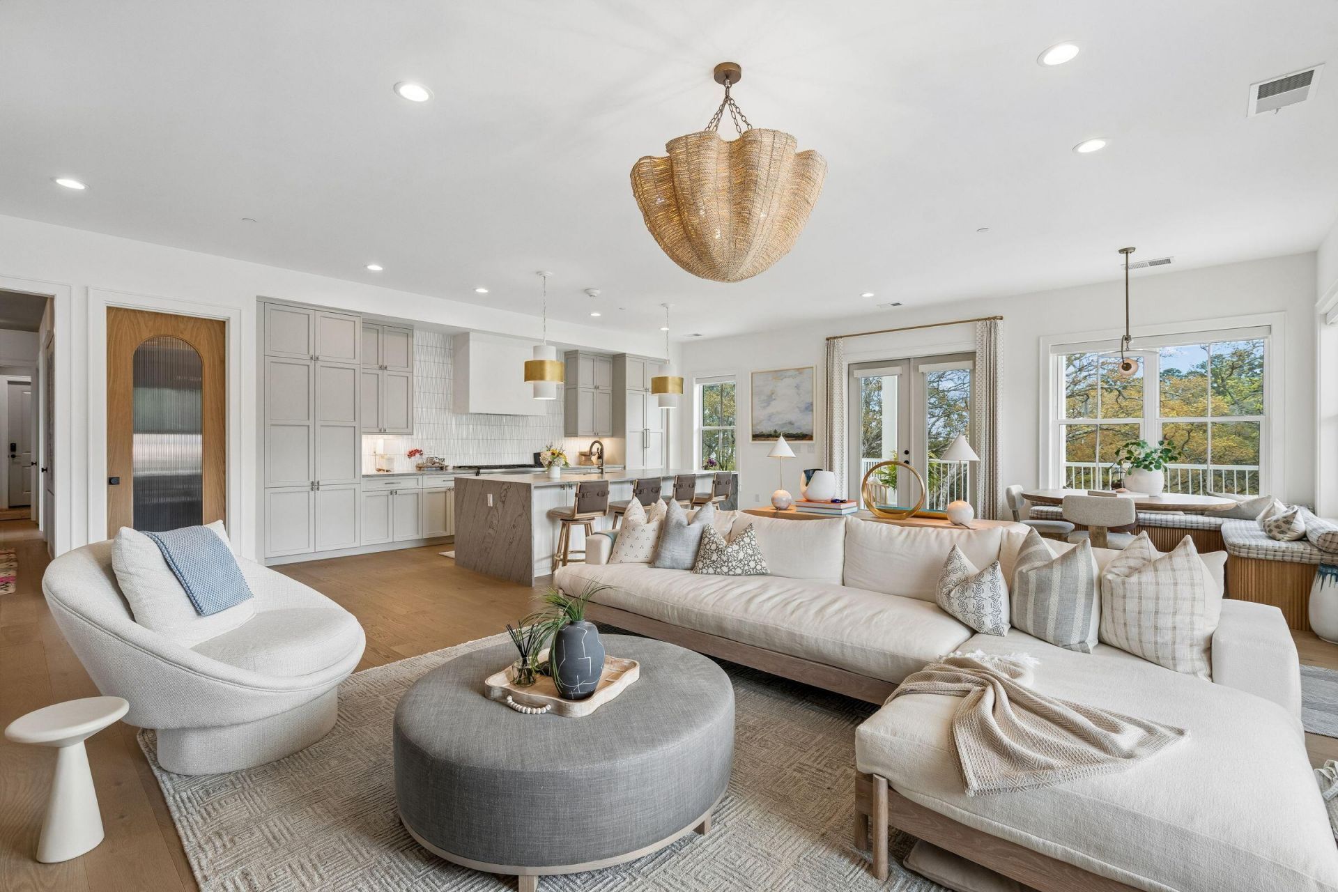 345 Longshore Street Photo 16