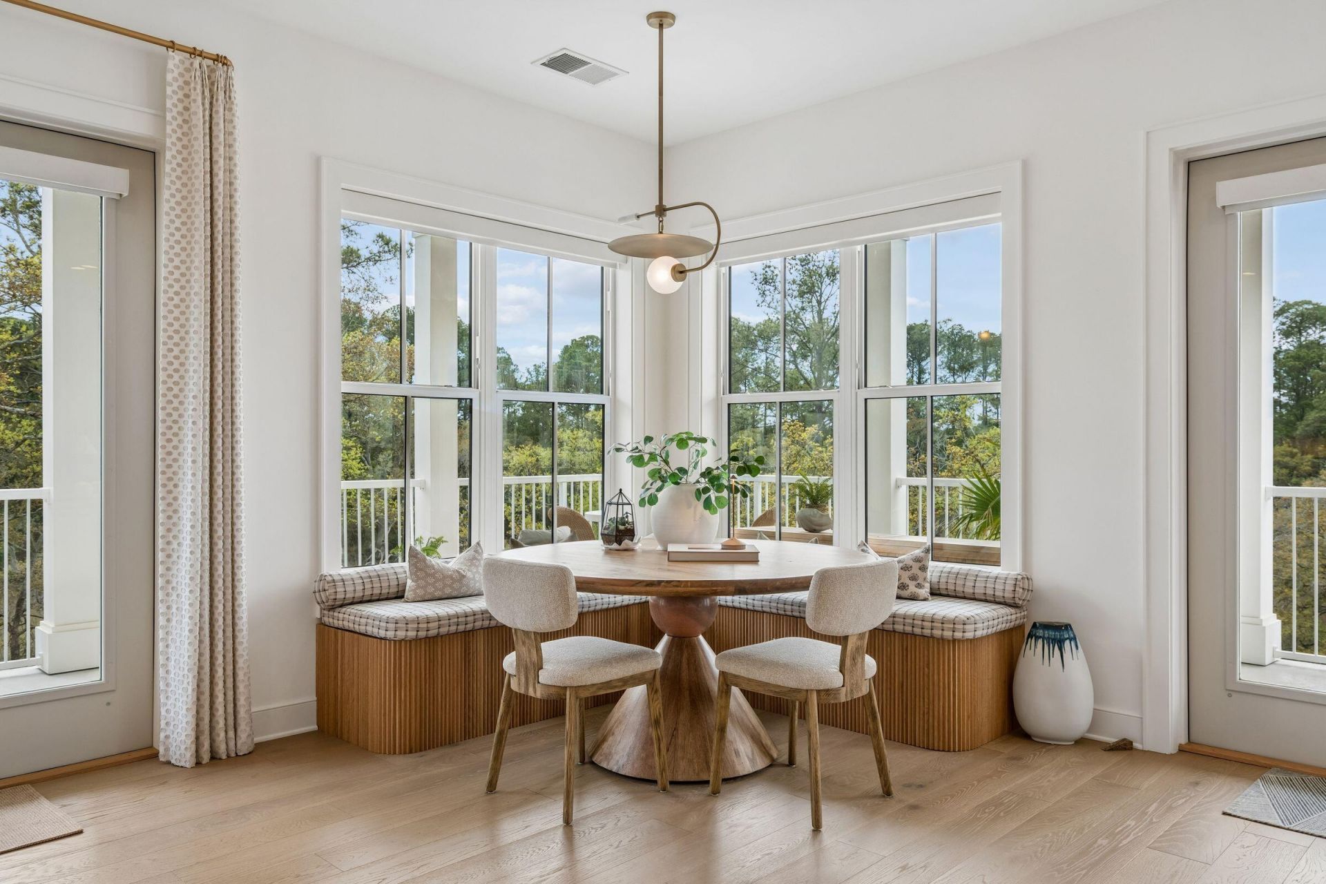 345 Longshore Street Photo 18