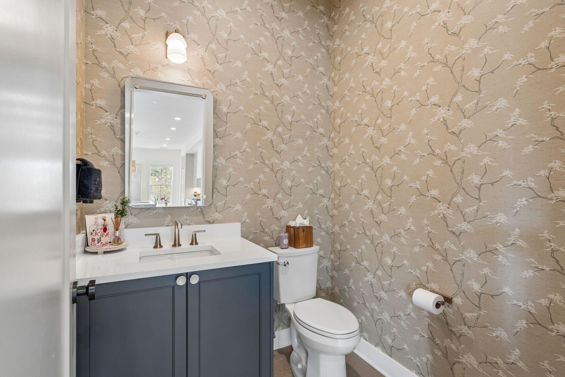 345 Longshore Street Photo 22