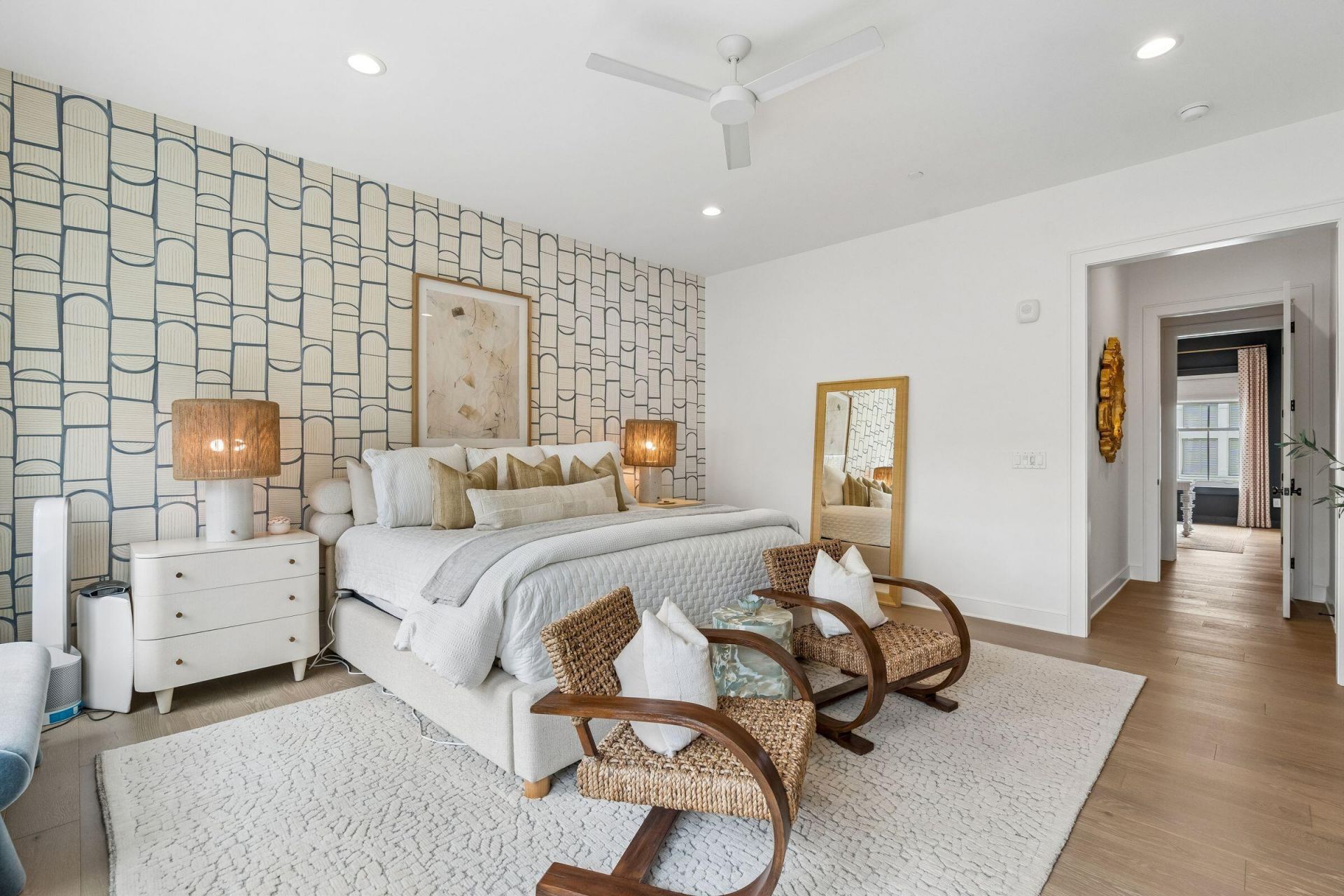 345 Longshore Street Photo 24