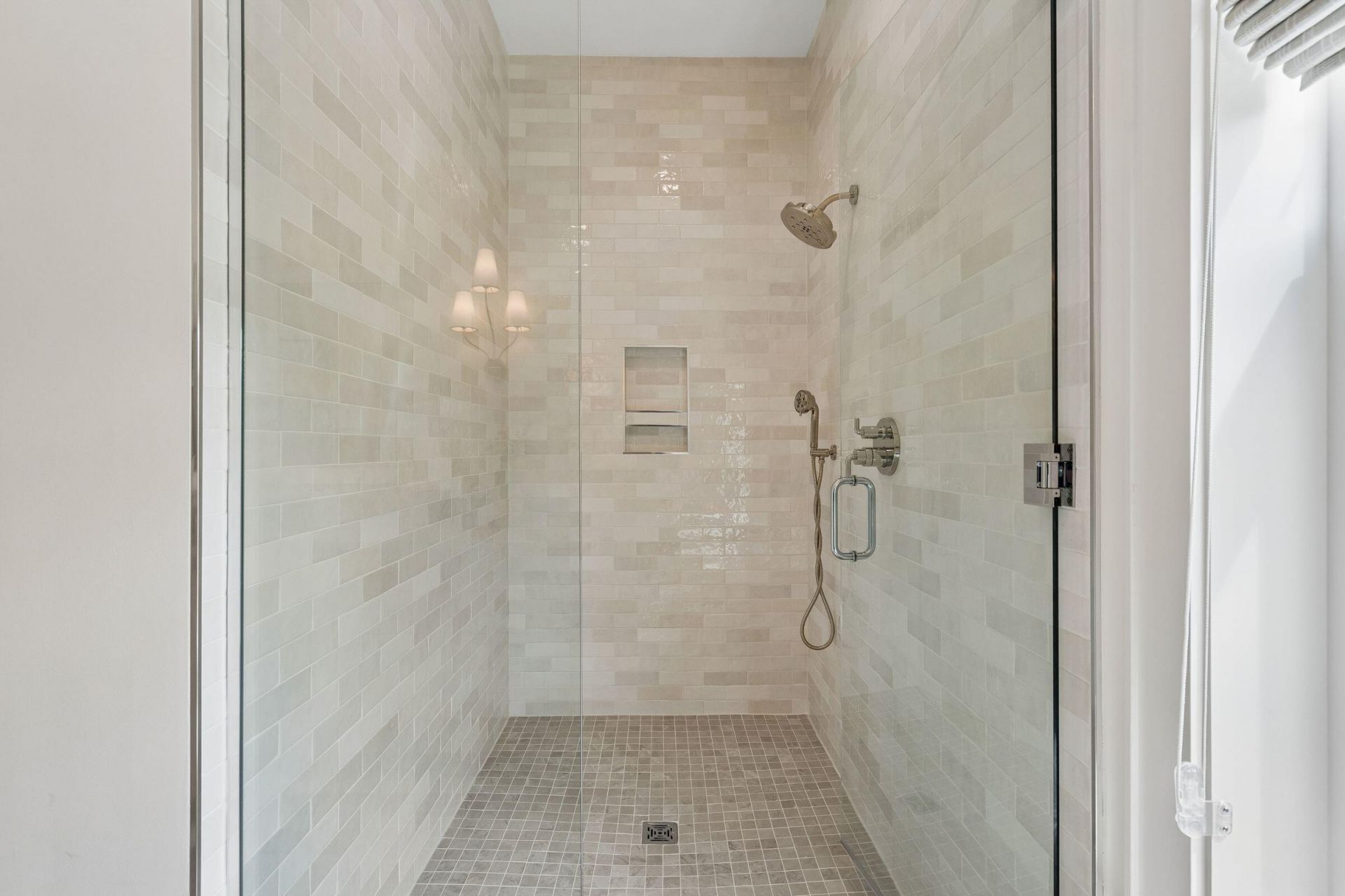 345 Longshore Street Photo 30