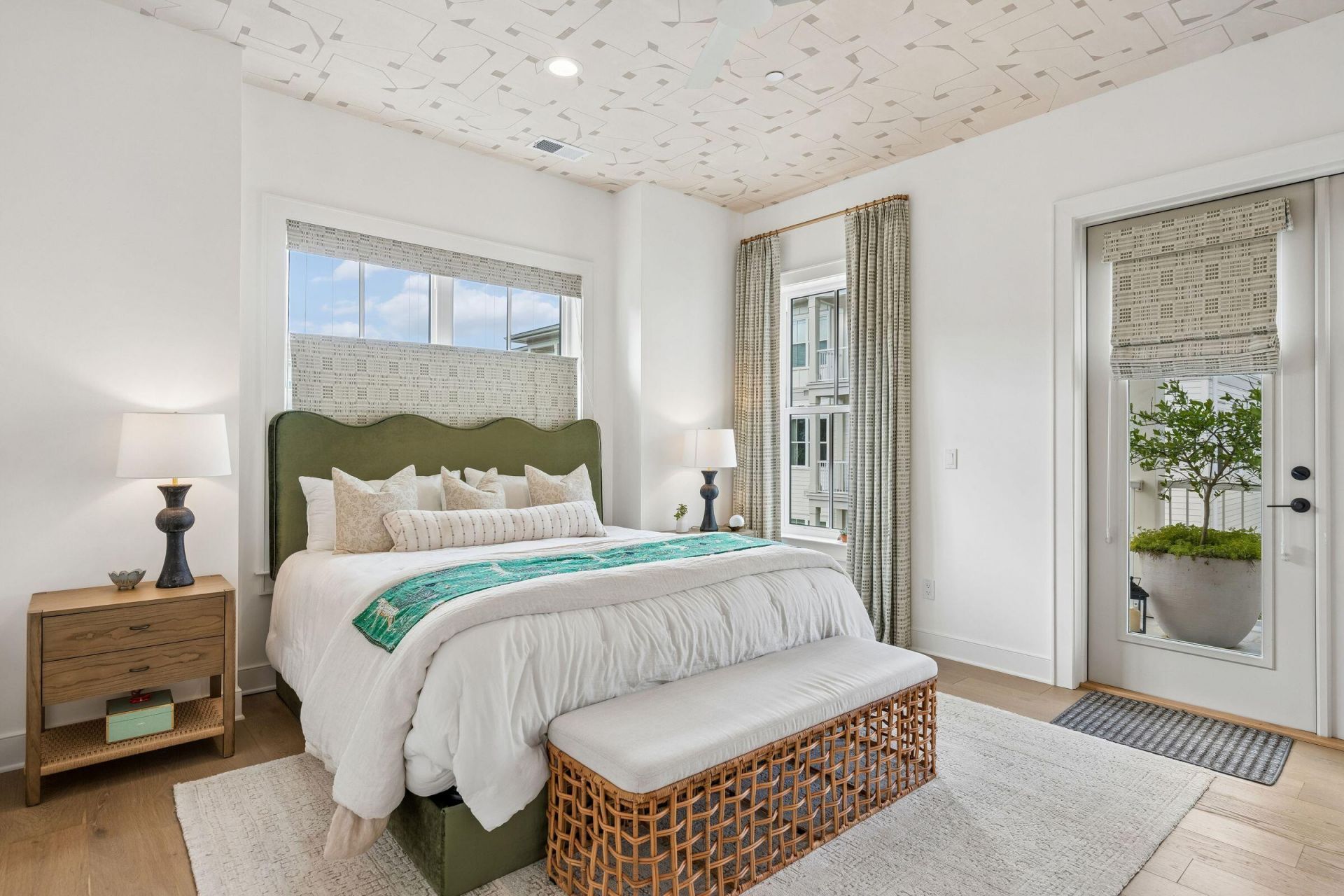 345 Longshore Street Photo 31