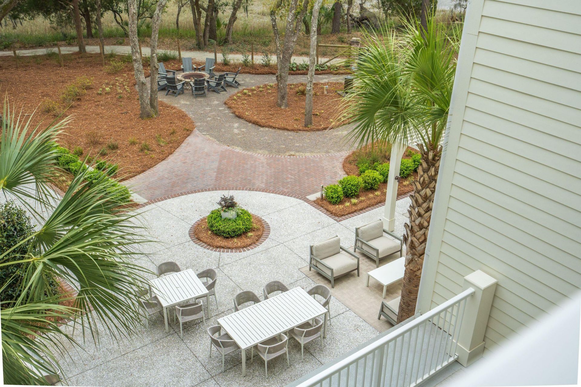 345 Longshore Street Photo 38