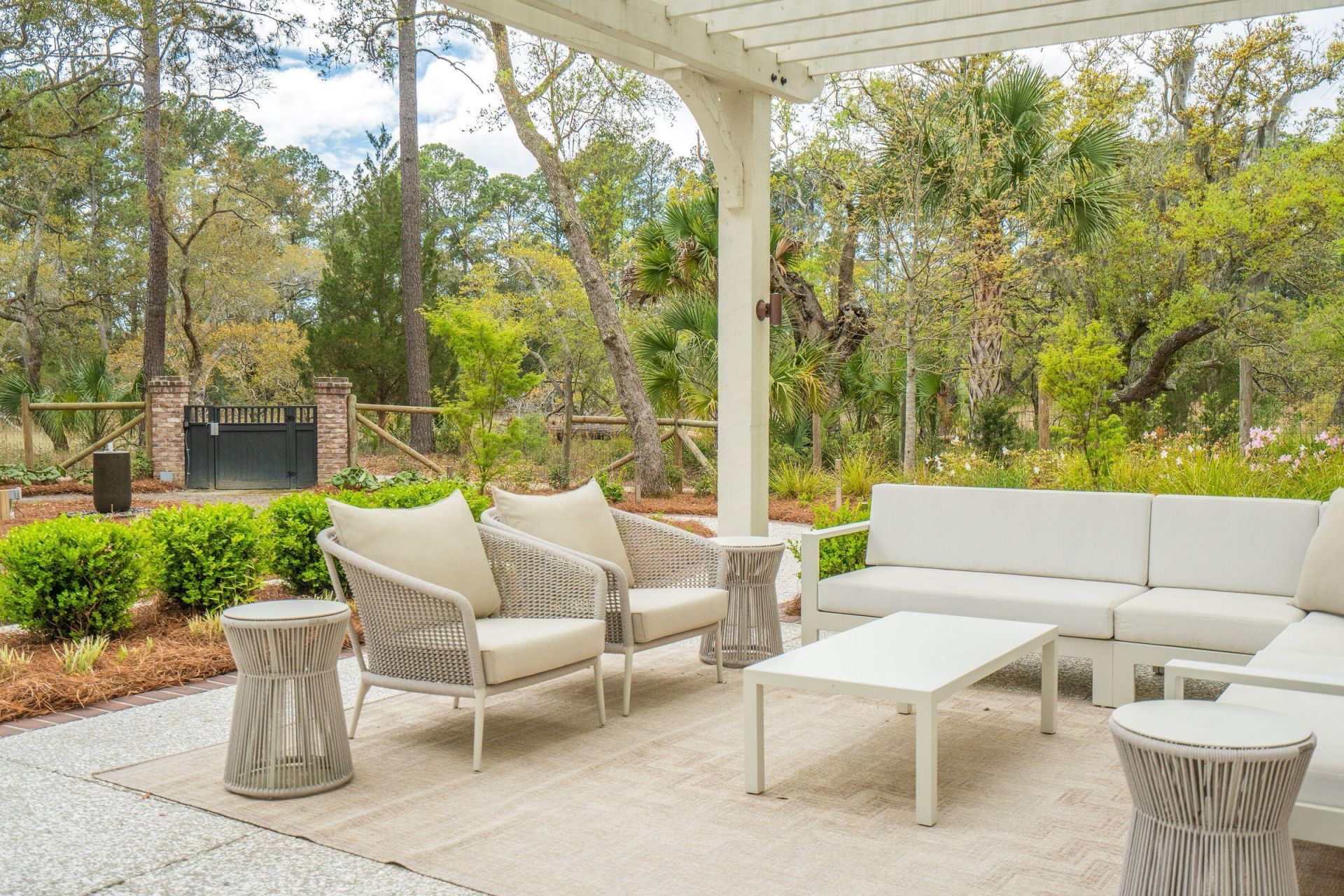 345 Longshore Street Photo 41