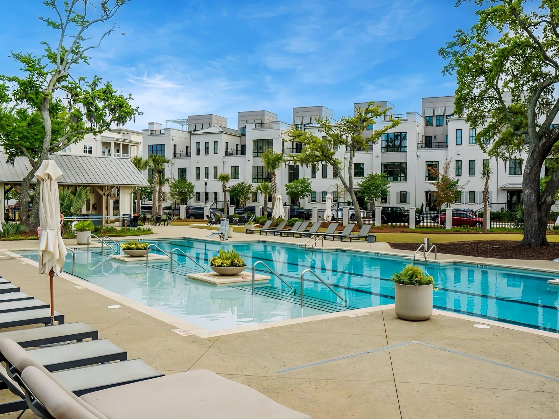 345 Longshore Street Photo 42