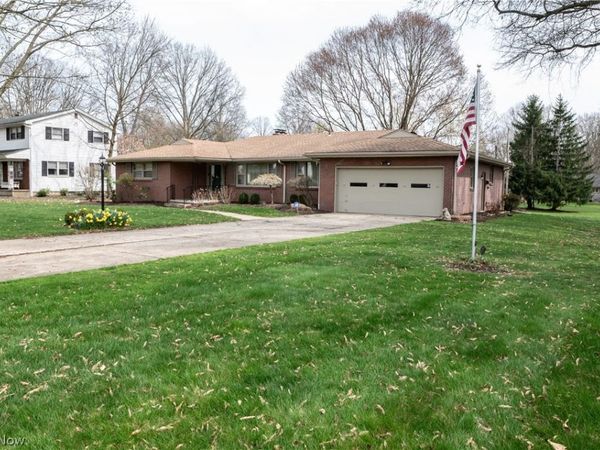 2004 Burning Tree Lane , Youngstown, OH 44505