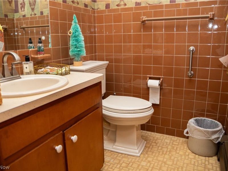 2004 Burning Tree Lane , Youngstown, OH 44505 Photo 22