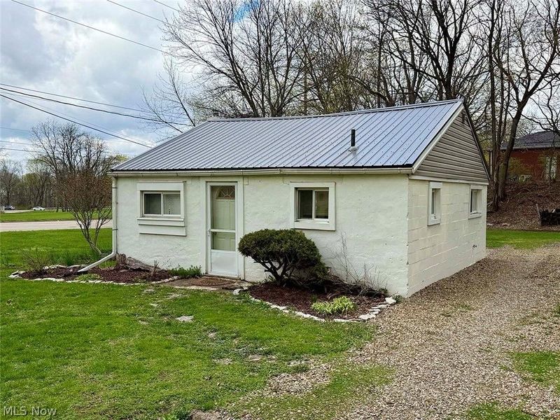 1610 Connecticut Avenue SE, Massillon, OH 44646 Photo 1