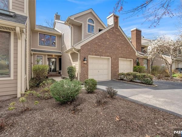 31 Lenox Court, Montville Township, NJ 07045