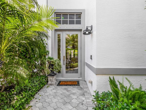 2427 Players Court, Wellington, FL 33414