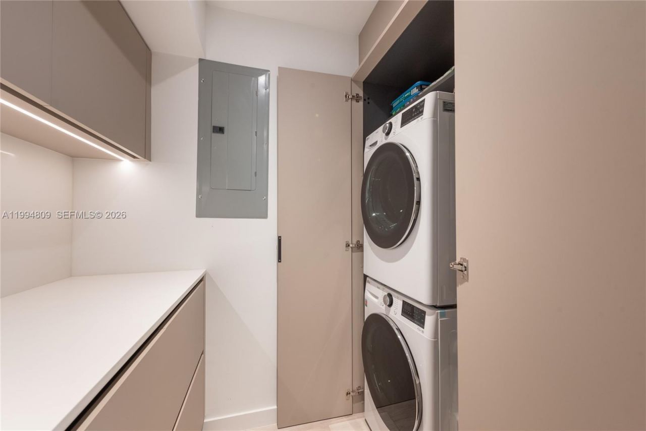 255 Galen Dr, Unit 2I, Key Biscayne, FL 33149 Photo