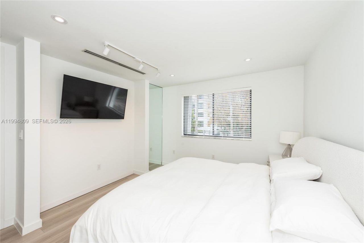 255 Galen Dr, Unit 2I, Key Biscayne, FL 33149 Photo