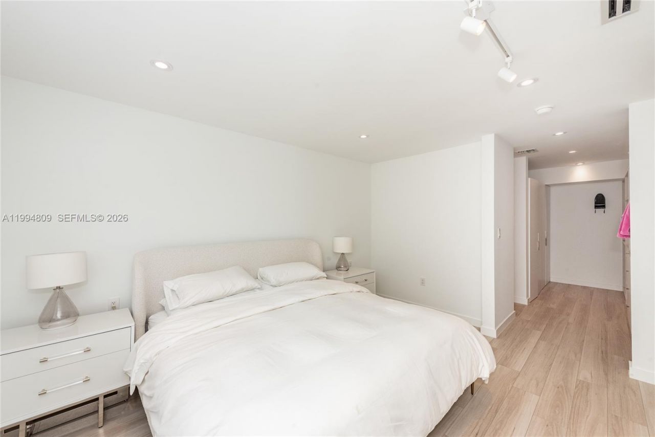 255 Galen Dr, Unit 2I, Key Biscayne, FL 33149 Photo