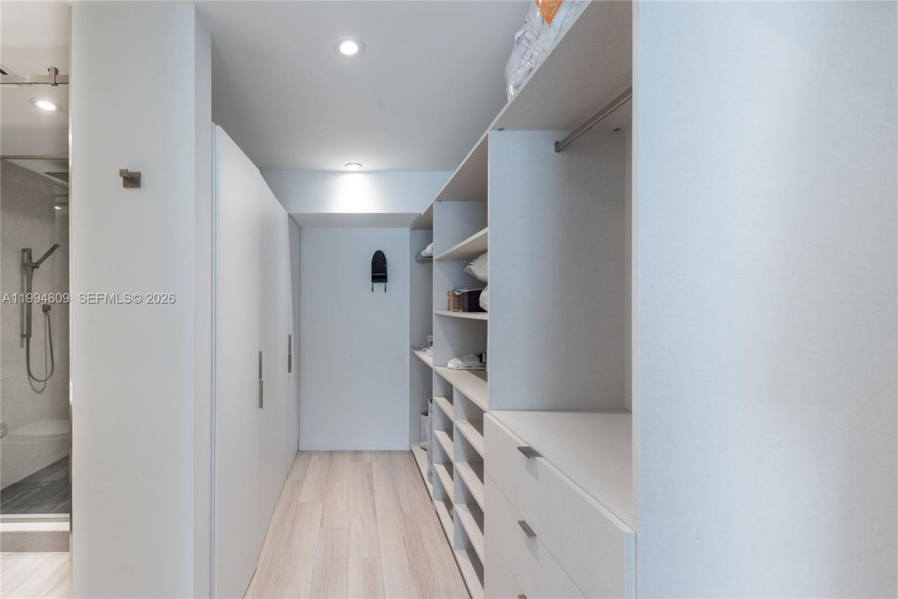 255 Galen Dr, Unit 2I, Key Biscayne, FL 33149 Photo